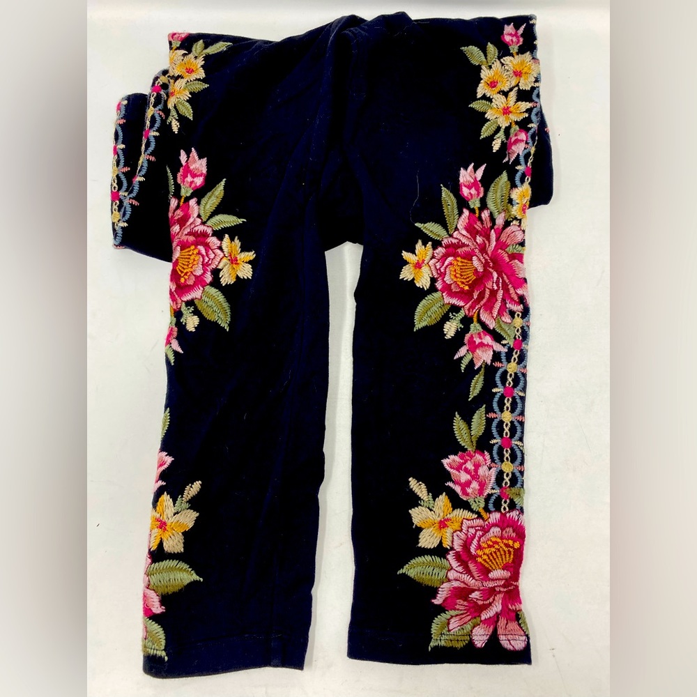 Embroidered floral leggings